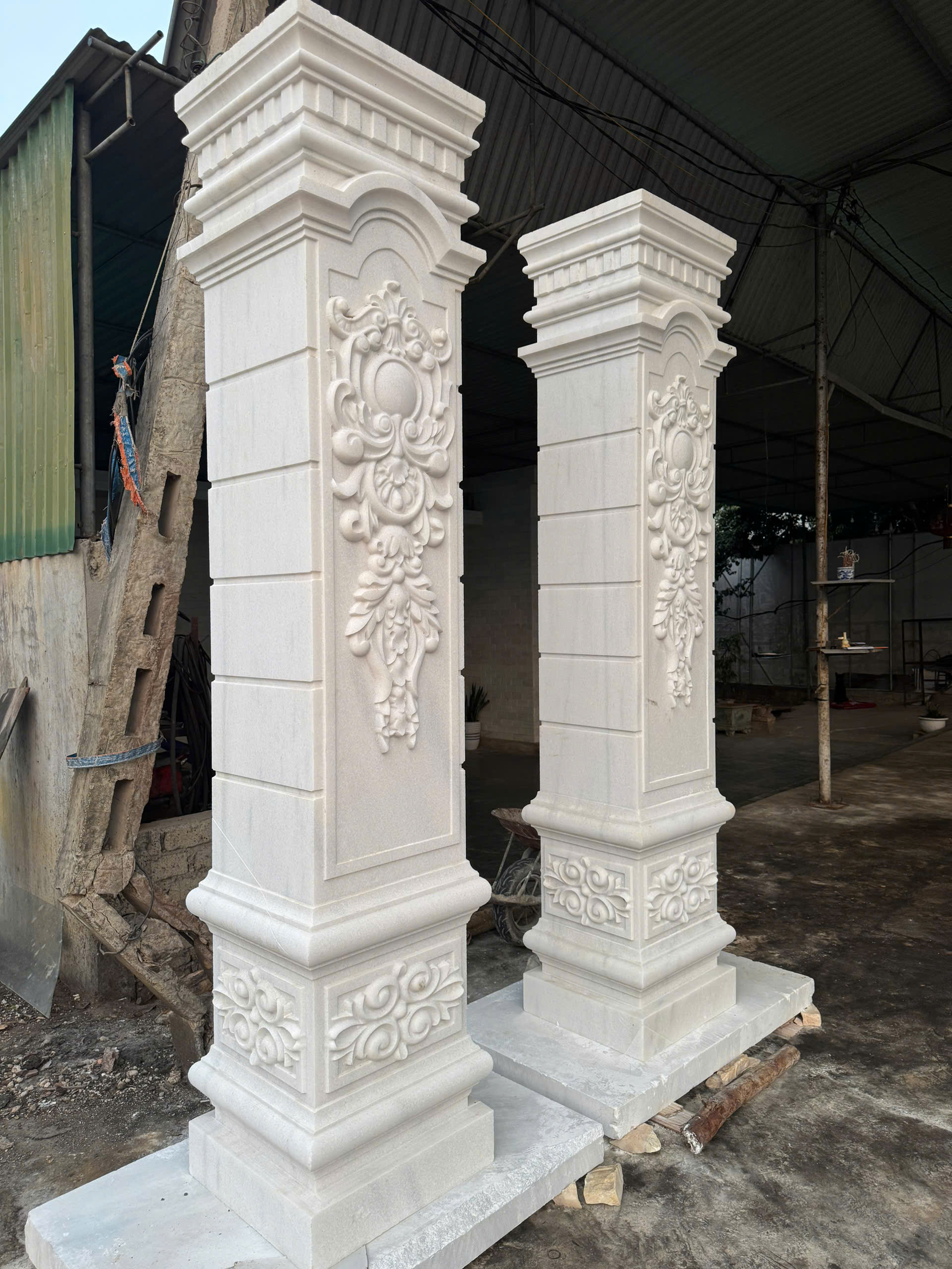 trụ cổng đá trắng muối